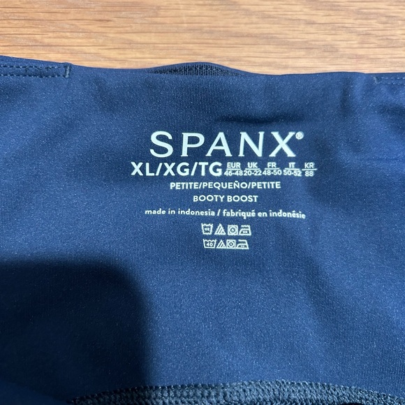 Spanx Booty Boost Flare Legging Petite - XL - Picture 4 of 5